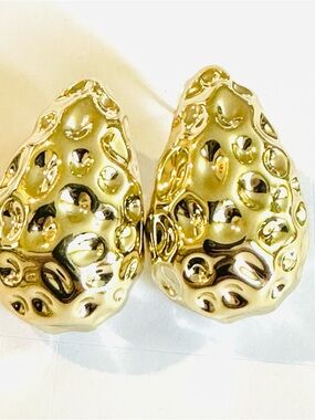 Gold Hammered Teardrop earrings*